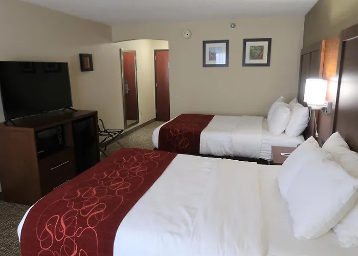 Golf Hotels in Robinson Township (Allegheny County)