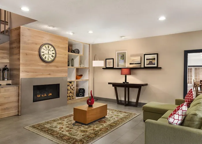 Golf Hotels in Romeoville