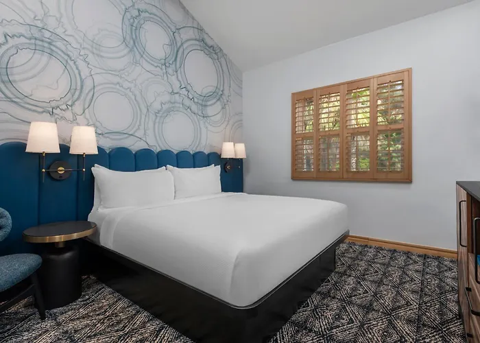 Golf Hotels in Avalon