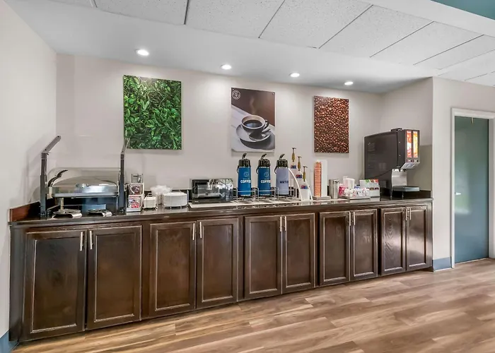 Golf Hotels in Apex
