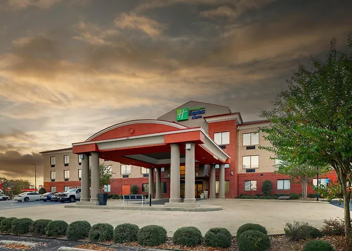 Golf Hotels in Gadsden