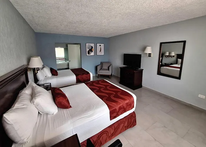 Golf Hotels in Piedras Negras