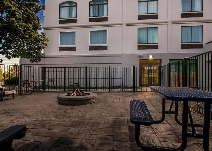 Golf Hotels in Grand Blanc