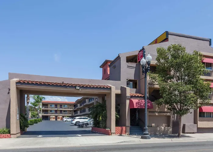 Golf Hotels in El Cajon