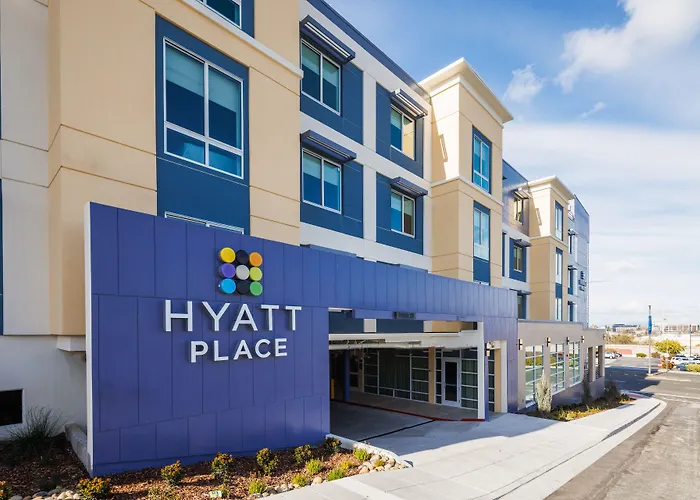 Golf Hotels in San Carlos
