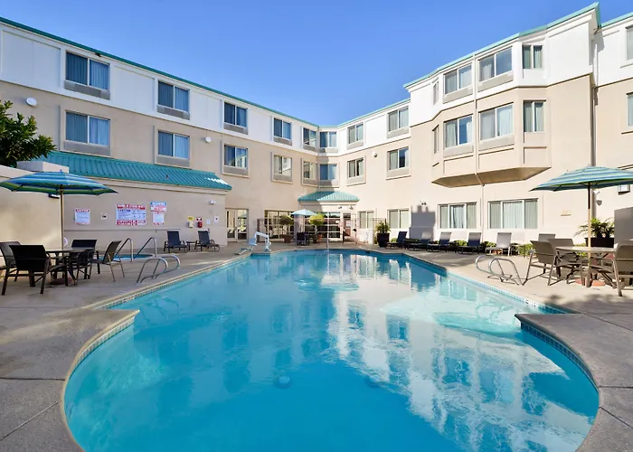 Golf Hotels in Elk Grove