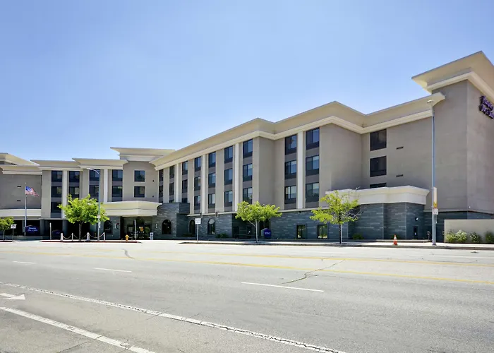 Golf Hotels in Burbank