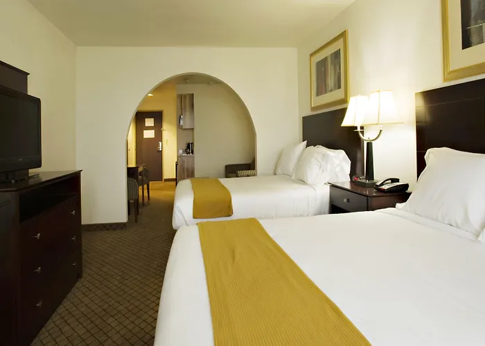Golf Hotels in Childress
