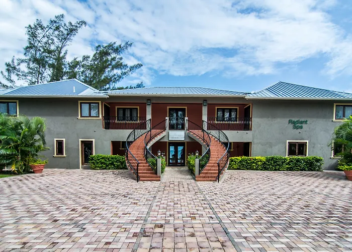 Golf Hotels in Runaway Bay