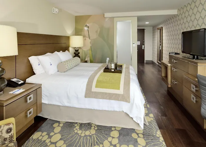 Golf Hotels in Riverhead